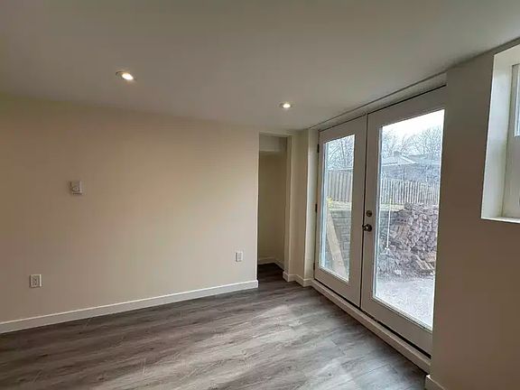 2nd image of 621 Stewart St #2