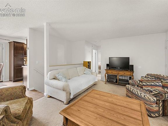 5th image of 2165 Bainbridge Rd