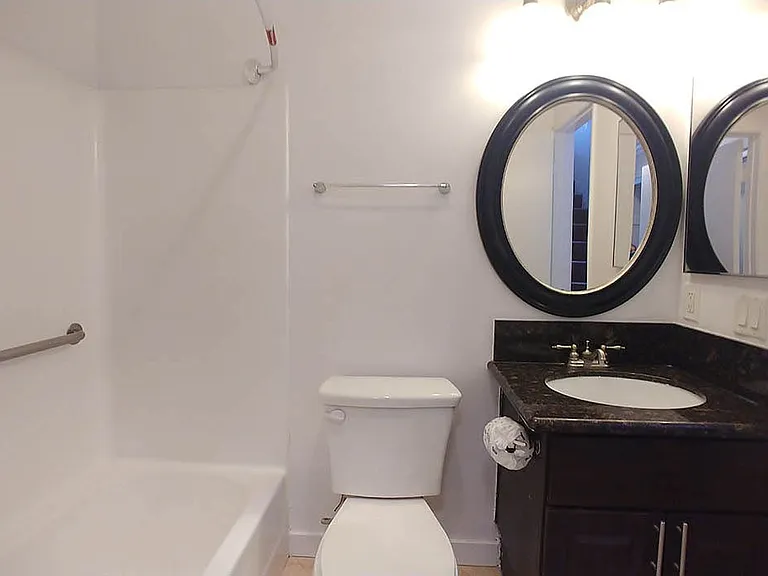 Villa De Adel Apts — Photo 147