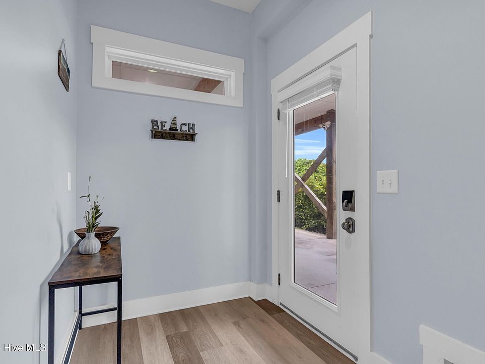 1st image of 819 New River Drive #B