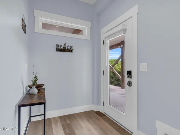 819 N New River Dr #B, Surf City, NC 28445