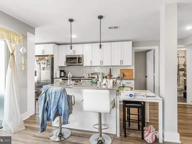 3965 Lancaster Ave #301 — Photo 4