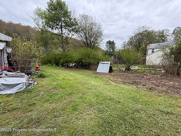 4th image of 572 Winterdale Rd