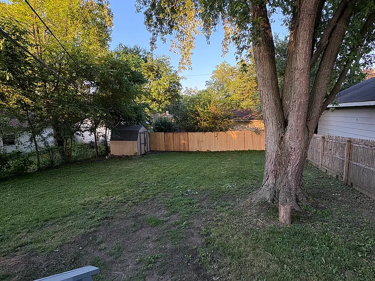 51 S Seymour Ave — Photo 19