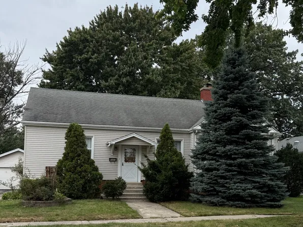 9322 S 49th Ave, Oak Lawn, IL 60453