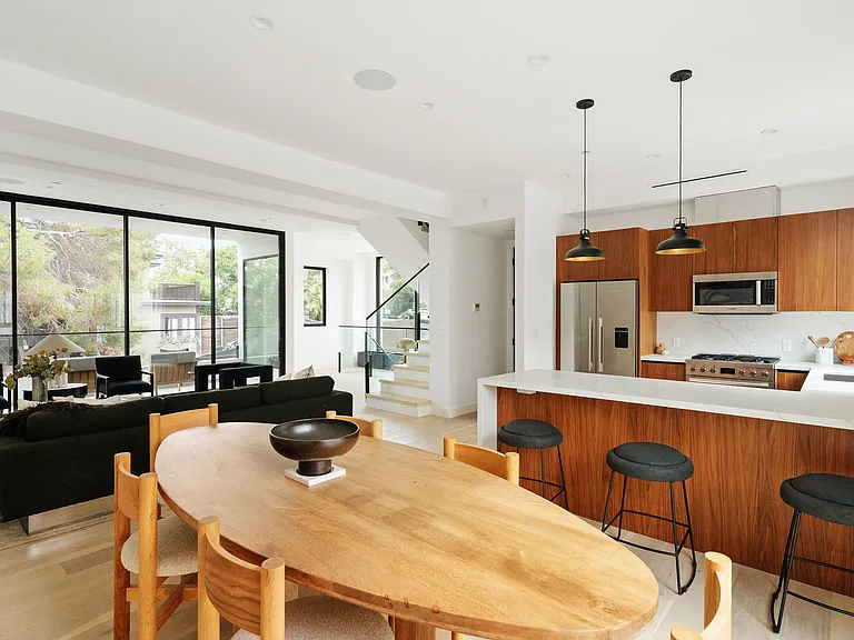 861 Hyperion Ave — Photo 11
