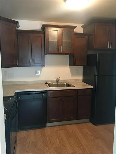 401 E Willard Ave — Photo 8