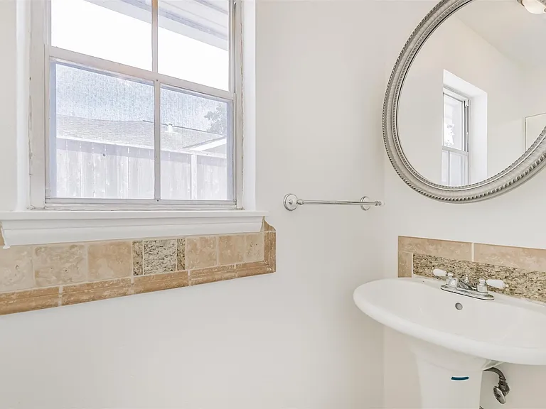 12223 Old Oaks Dr — Photo 35