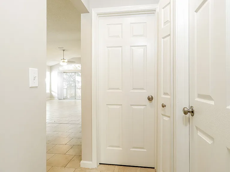 1126 E Brookwood Bluff Rd — Photo 17
