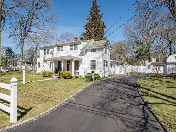 119 7th Street, Saint James, NY 11780