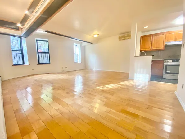 189 Eighth Avenue image 5 of 14