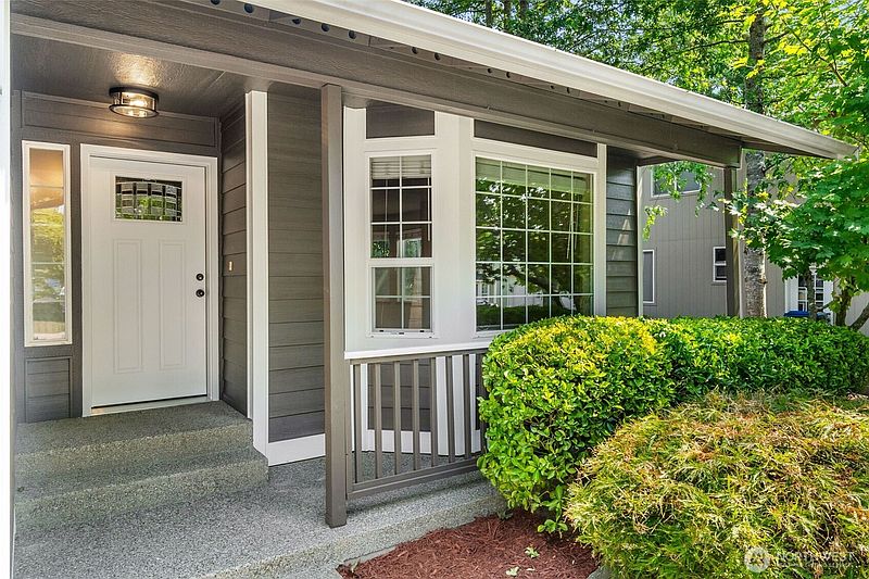 2nd image of 2619 Boulevard Park Court SE