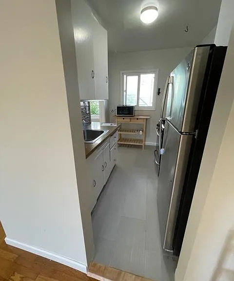 512 Merritt Ave #4 — Photo 6