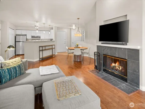 7711 NE 175th Street #A305, Kenmore, WA 98028