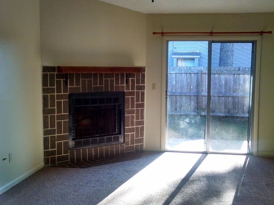 1st image of 1456 Gifford Ave APT A