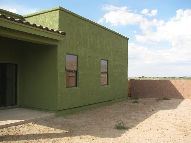 Rear Yard w/Side Gate