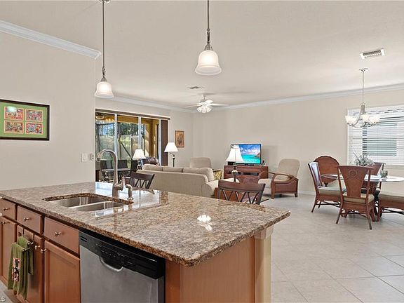 5th image of 2512 Laurentina Ln