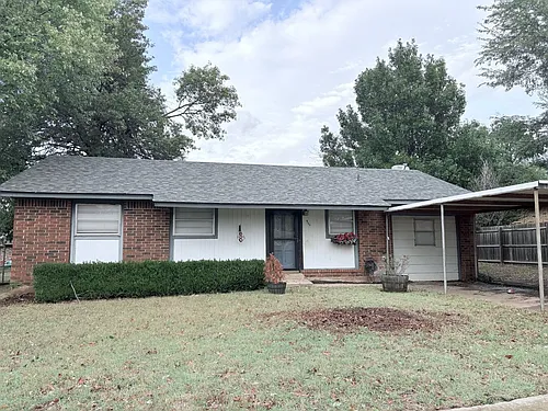 711 Meadowlake Dr Photo 1