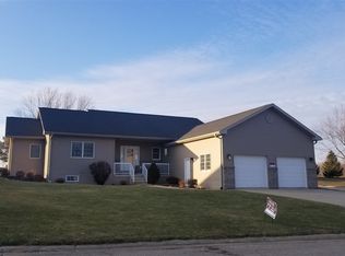 300 Dawn Dr, Nashua, IA 50658