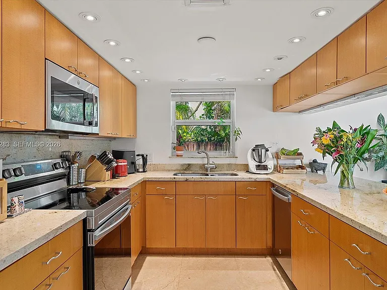 2721 SW 22nd Ave — Photo 15