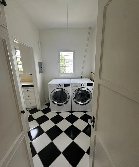 8123 Blackburn Ave #8125-1/2 — Photo 11
