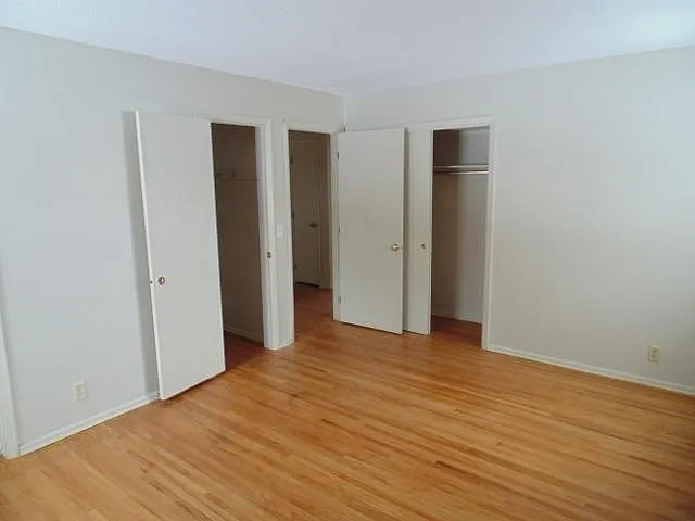 1110 Kingston Ave — Photo 9