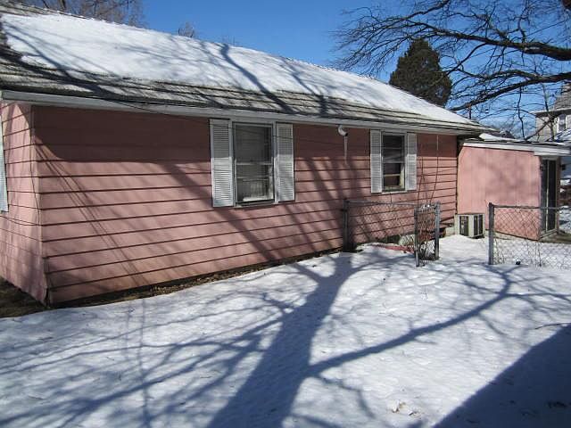 2nd image of 660 Westminster St