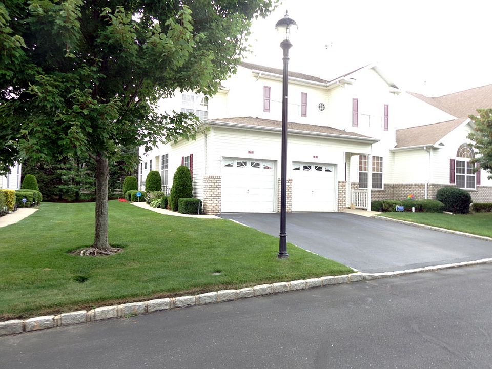 1st image of 7 Shelly Ln