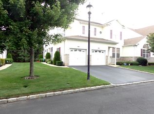 7 Shelly Ln, Mount Sinai, NY 11766