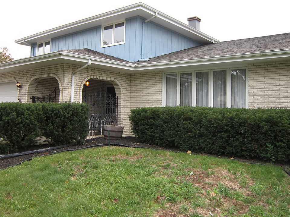 1st image of 15537 82nd Ave