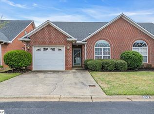 517 Garden Spring Dr, Simpsonville, SC 29681