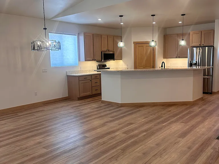 dining/kitchen