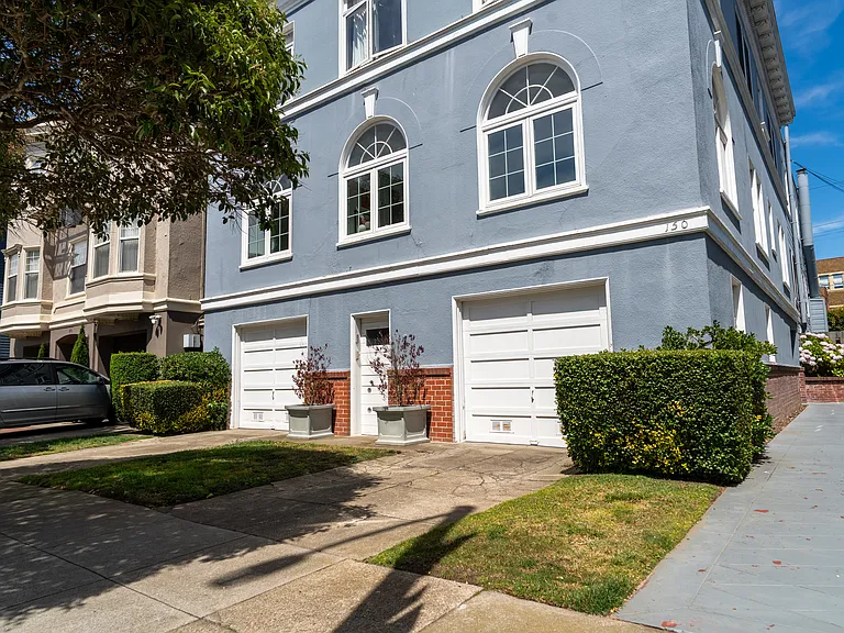 150 Palm Ave — Photo 23