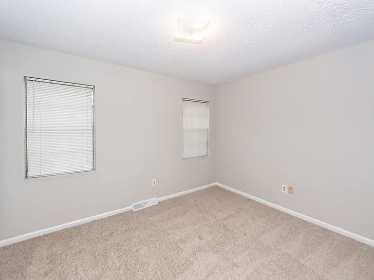296A Fleming Rd — Photo 29