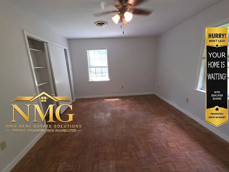 945 Park Ln — Photo 8