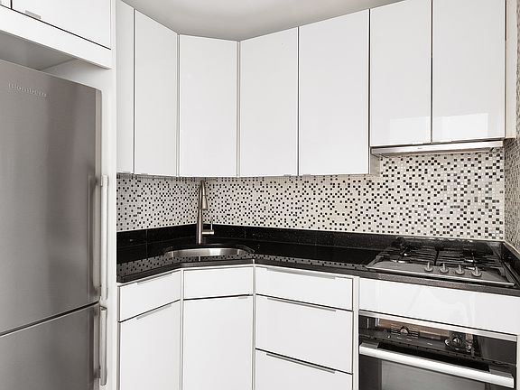 5th image of 230 E 15th St APT 12K