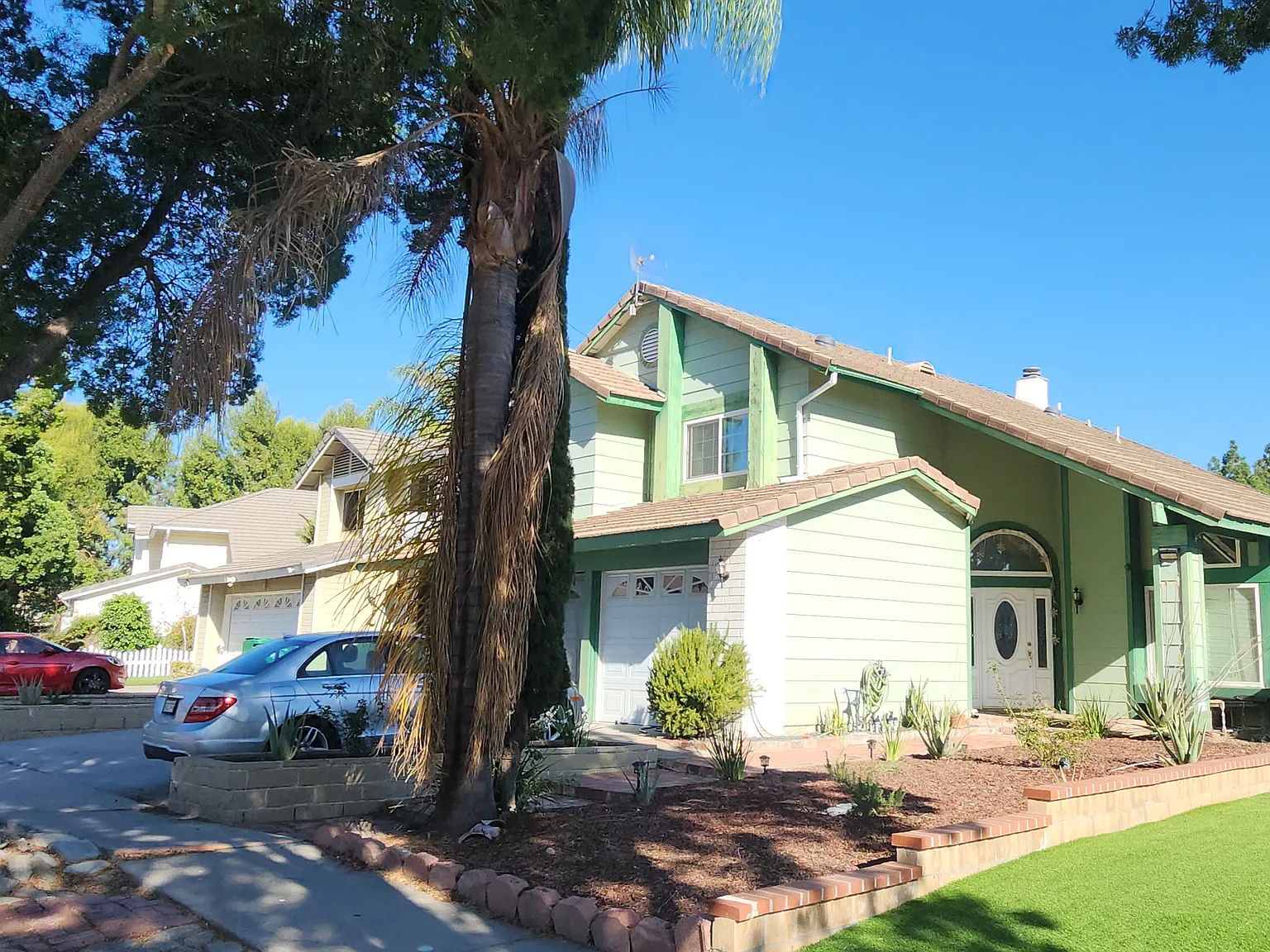 4 bed, 1863 sqft, $3,995 — Photo 2