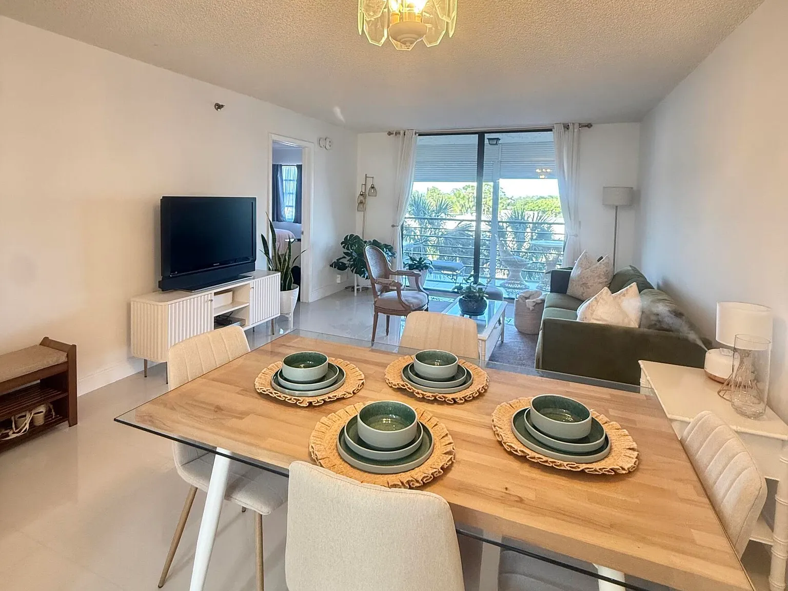 2 bed, 2.0 bath, 1020 sqft, $1,700 — Photo 4