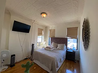 Rented by R New York