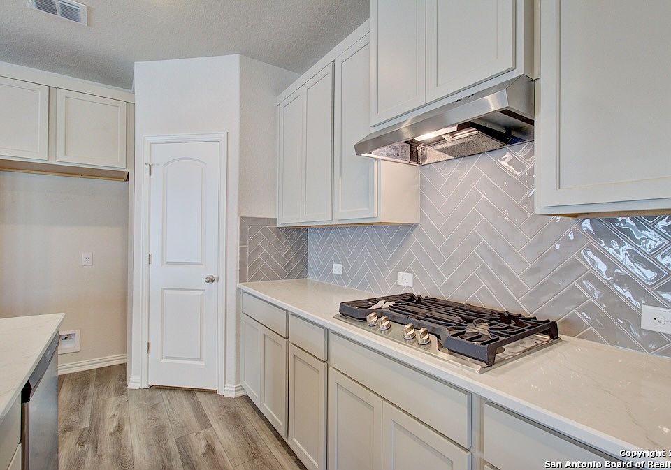 1st image of 2050 Chelsea Grove