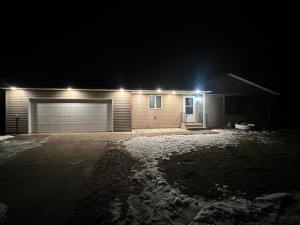 1st image of 133 8th Ave NW