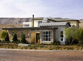 16 Lookout Ridge Dr, Las Vegas, NV 89135