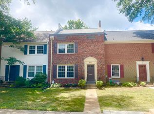 8315 Garfield Ct, Springfield, VA 22152