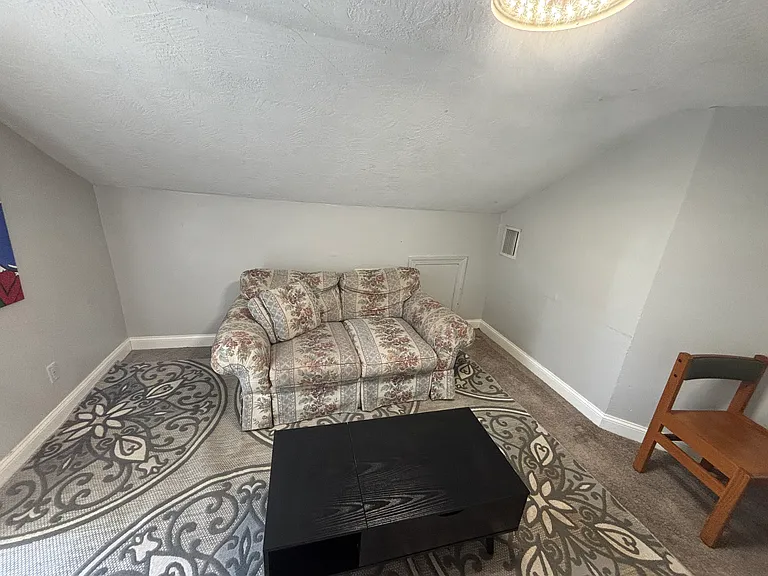 900 State Ave #B — Photo 4