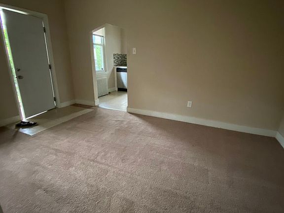 4th image of 2007 Arlington Ave #1