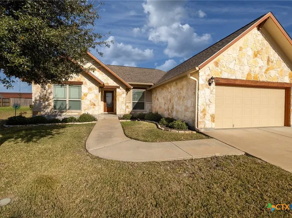 2502 Alamo St, Gonzales, TX 78629