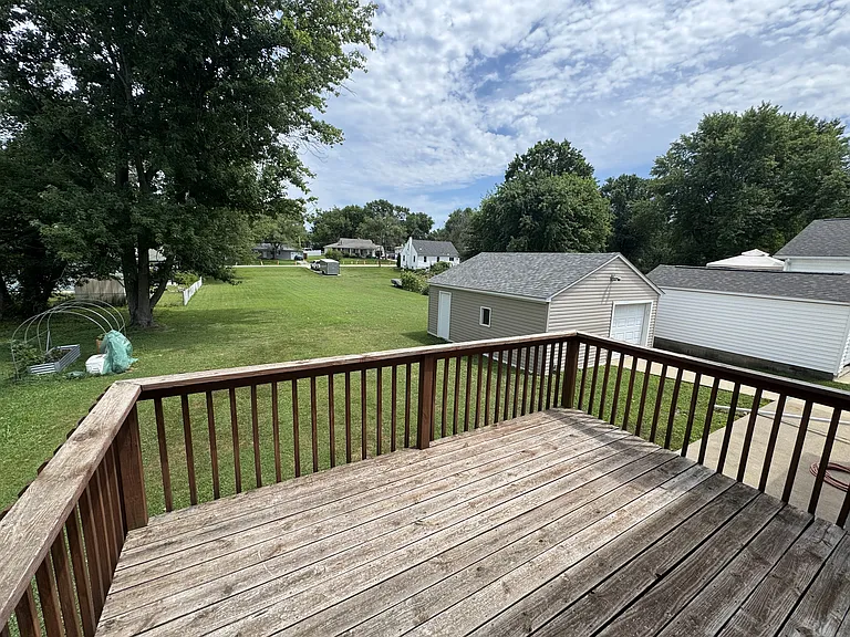 514 Meyer Rd — Photo 13
