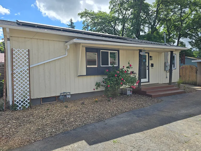 8122 NE Wygant St — Photo 5