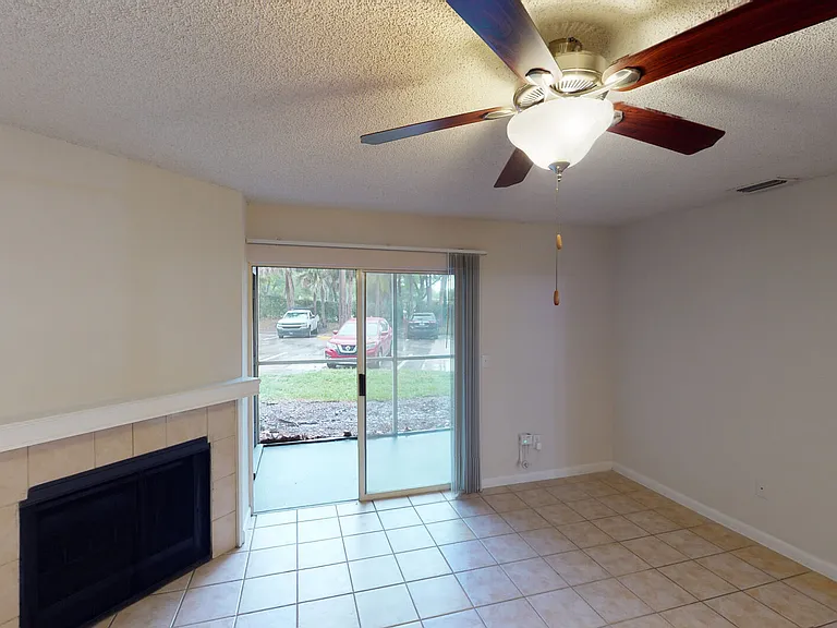 Altamira Place Apartment Homes — Photo 152