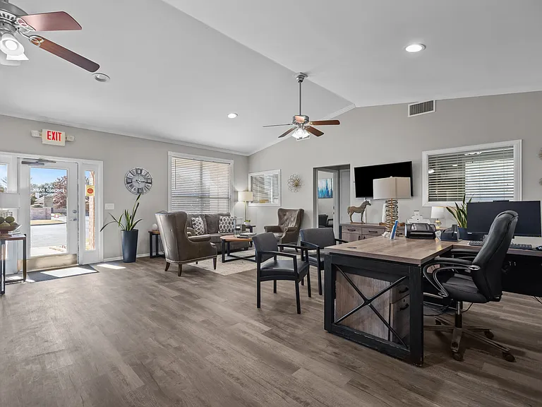 Encino Park Apartments — Photo 16